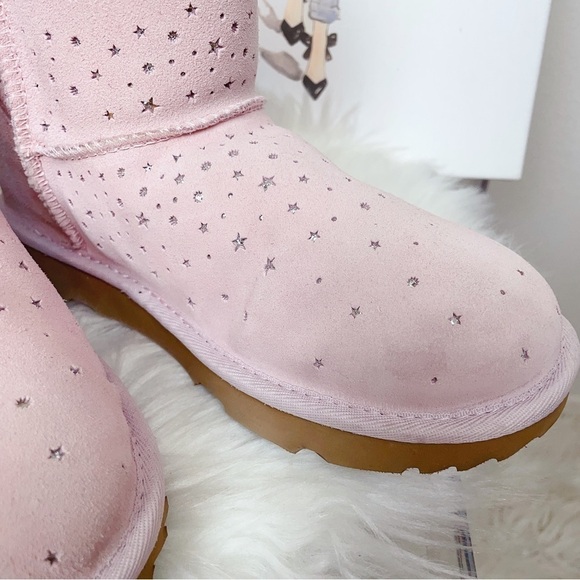 UGG big kid size 4 pink star and bow bootie - Picture 8 of 11